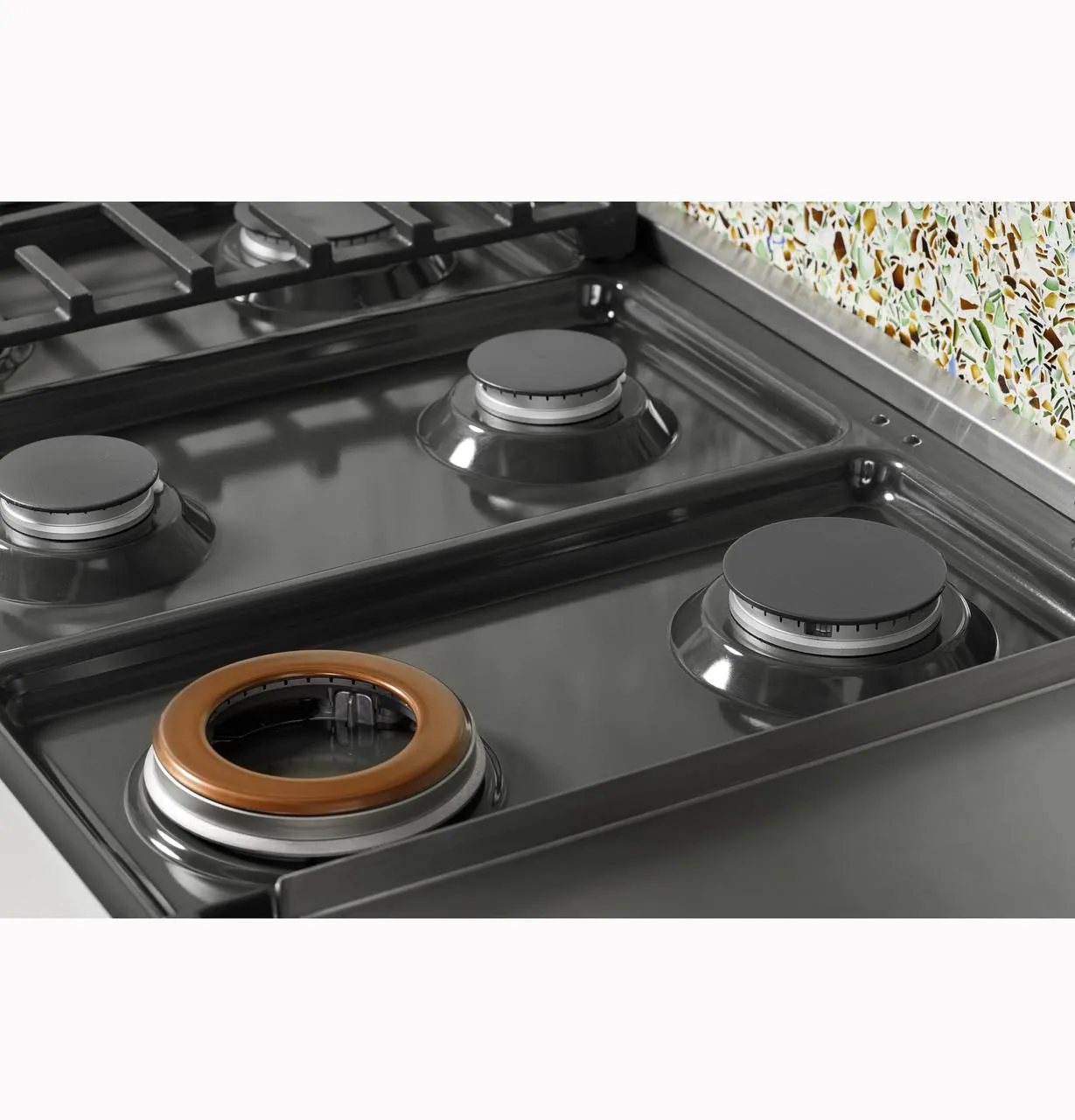 Cafe CGU486P4TW2 Caf(eback)™ 48" Commercial-Style Gas Rangetop with 6 Burners and Integrated Griddle (Natural Gas)