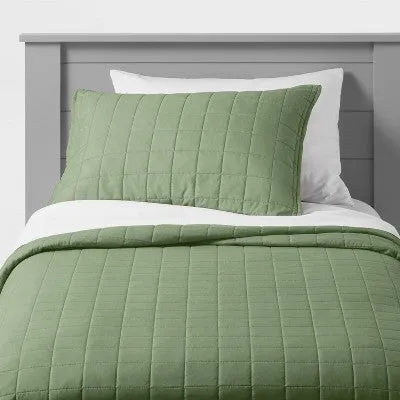 New - Twin Box Stitch Microfiber Kids' Quilt Green - Pillowfort