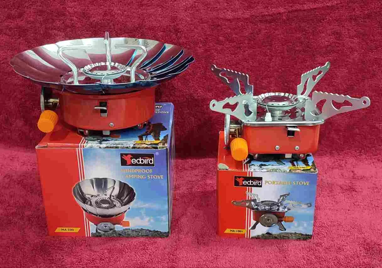 PORTABLE RETRACTABLE MINI PICNIC/CAMPING STOVE WITH A BUTANE BOTTLE